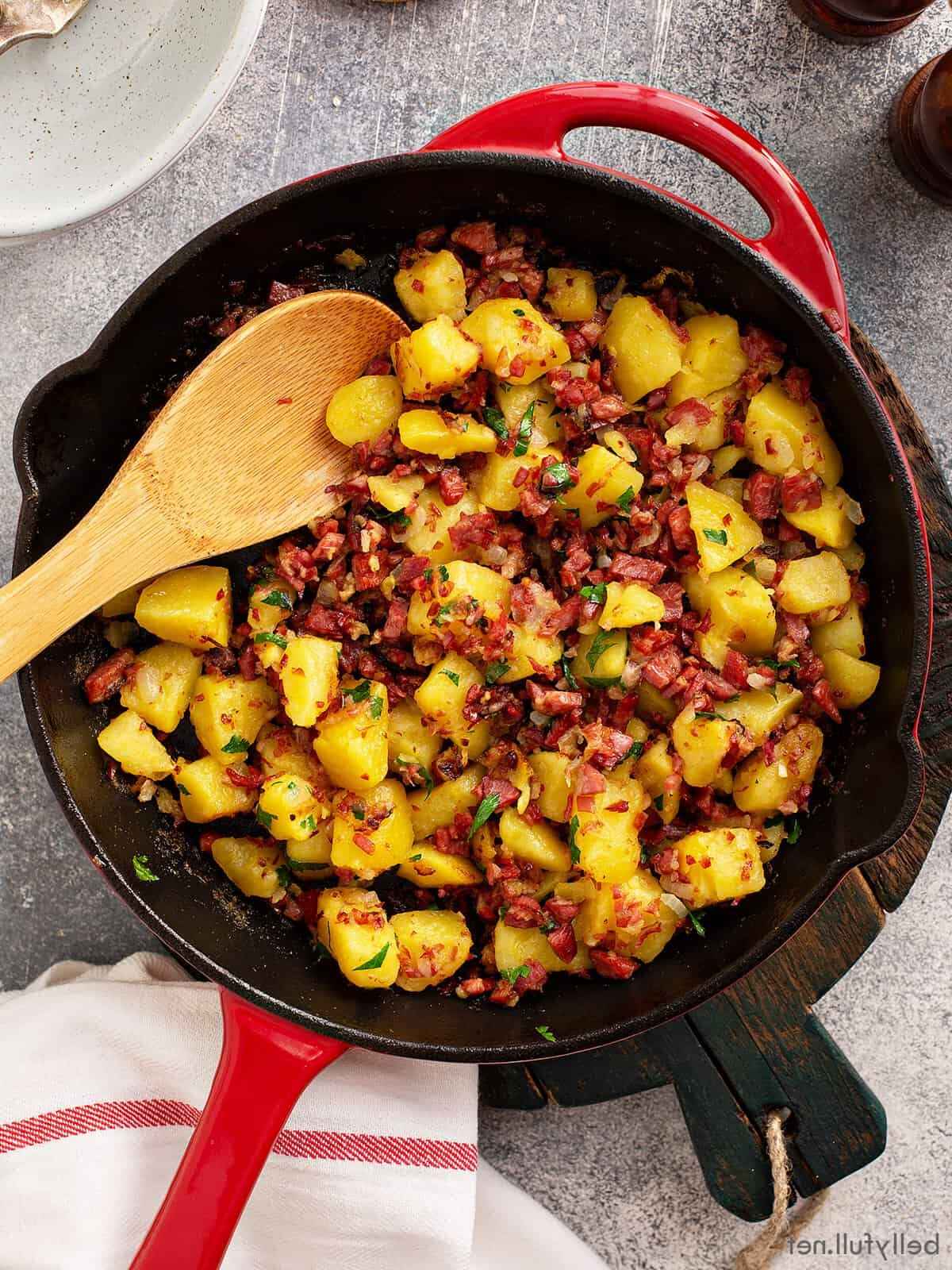 skillet-corned-beef-hash-recipe